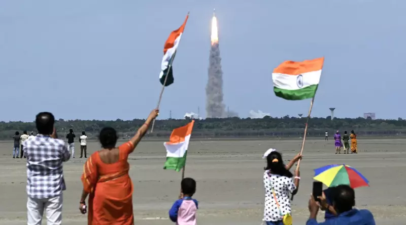 2023년 7월 14일 인도의 무인 달 탐사선 찬드라얀 3호(Chandrayaan-3)를 탑재한 로켓이 우주센터를 이륙하고 있다. CNN