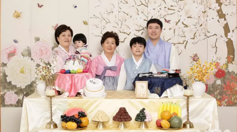 5명의 생명 살리고 천사가 된 두 아이 엄마 이하진씨와 가족. 한국장기조직기증원