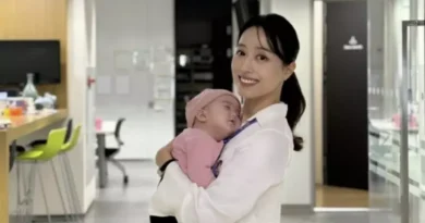 Lim Hyun-joo MBC announcer and her 5-month-old daughter. Instagram