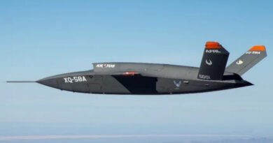 미국 공군이 개발 중인 인공지능(AI) 전투기 XQ-58A 발키리가 시험 비행을 하고 있다. (미 공군)