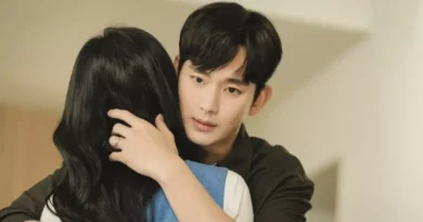 Actor Kim Soo-hyun is gaining great popularity after appearing in the drama ‘Queen of Tears’.